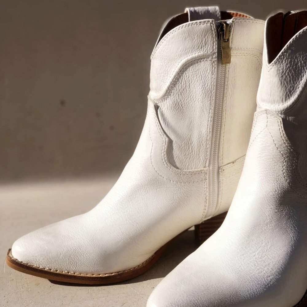 NEW Distressed Pointy Toe Stack Block Heel Western Ankle Booties Boots Off White - Picture 2 of 11
